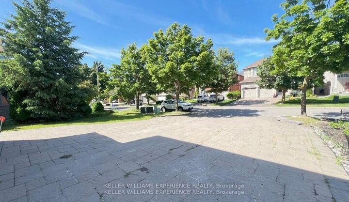 Photo de la propriété:  44 Alpine Crescent Bsmt  ON L4S 1W4 
