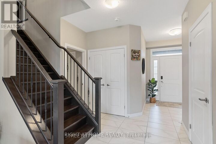 Property Photo:  402 Tansbury Street N  ON N6G 0R6 