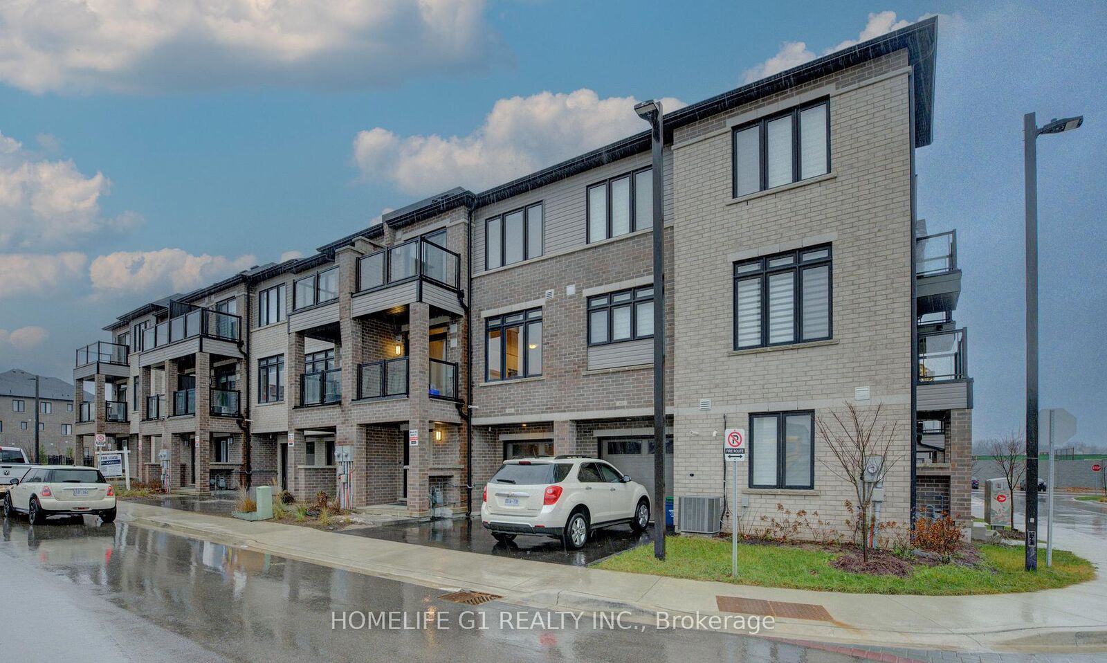 Property Photo: 585 Colborne Street E 611 ON N3S 0K4