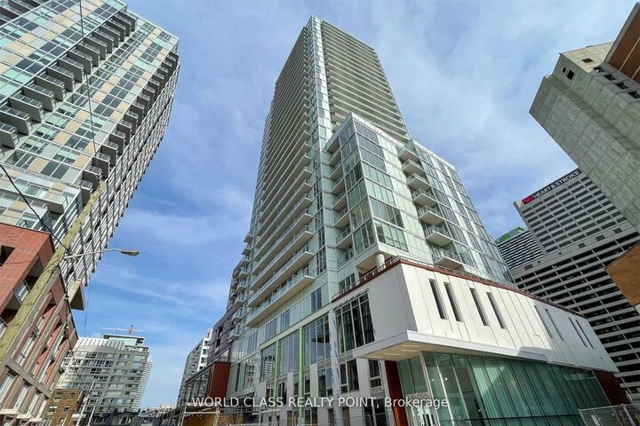 33 Helendale Avenue 1404 — photo 1