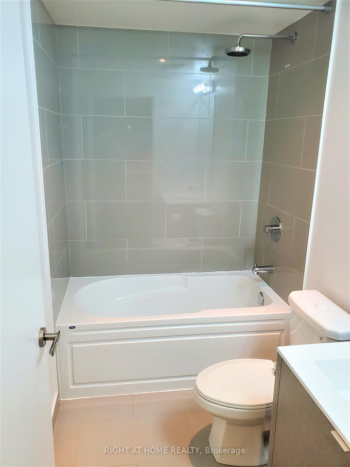 Property Photo:  88 Harbour Street 1401  ON M5J 0C3 