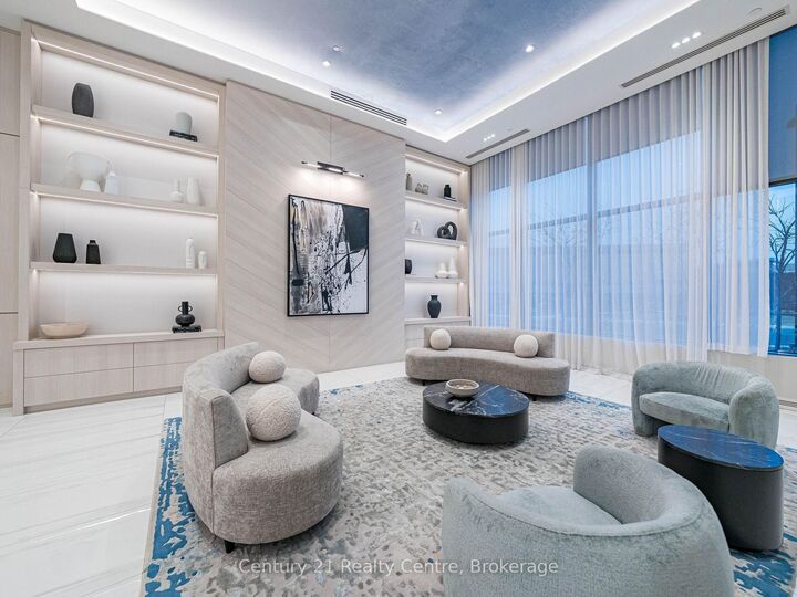 1063 Douglas McCurdy Common 303 — photo 1
