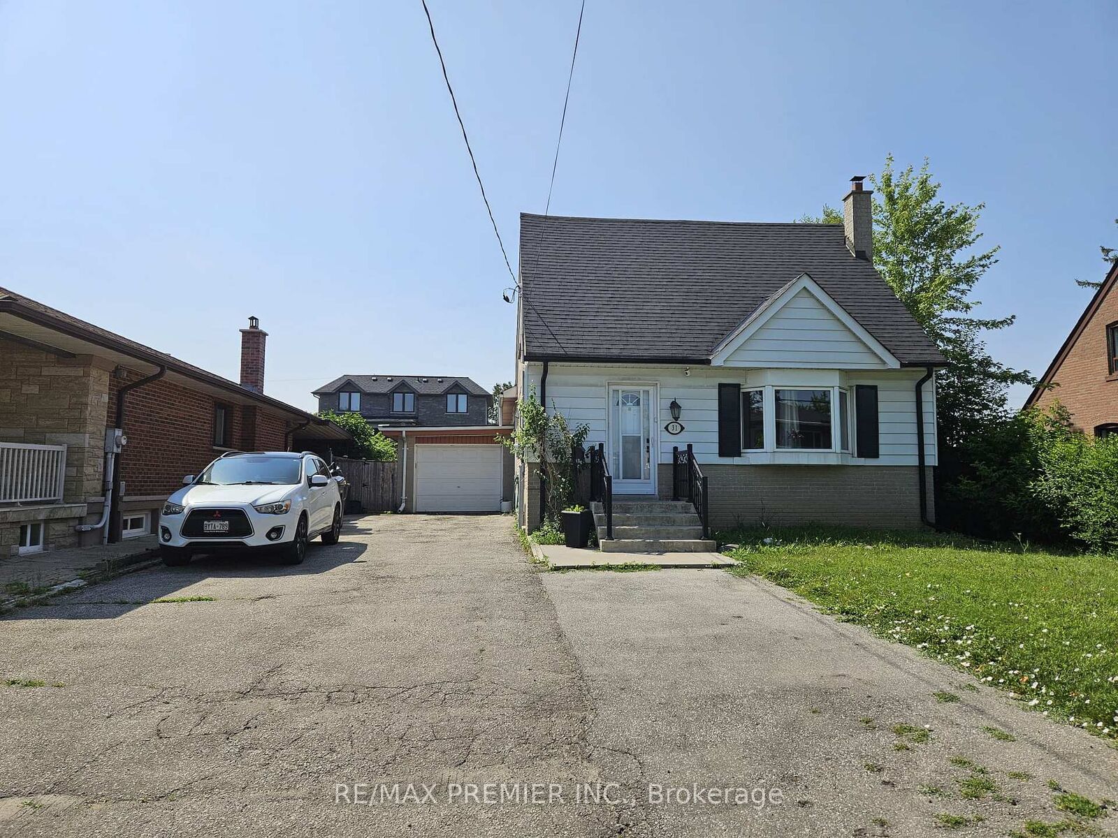 Property Photo:  31 Compton Crescent Main &Amp 2nd  ON M3M 2C3 