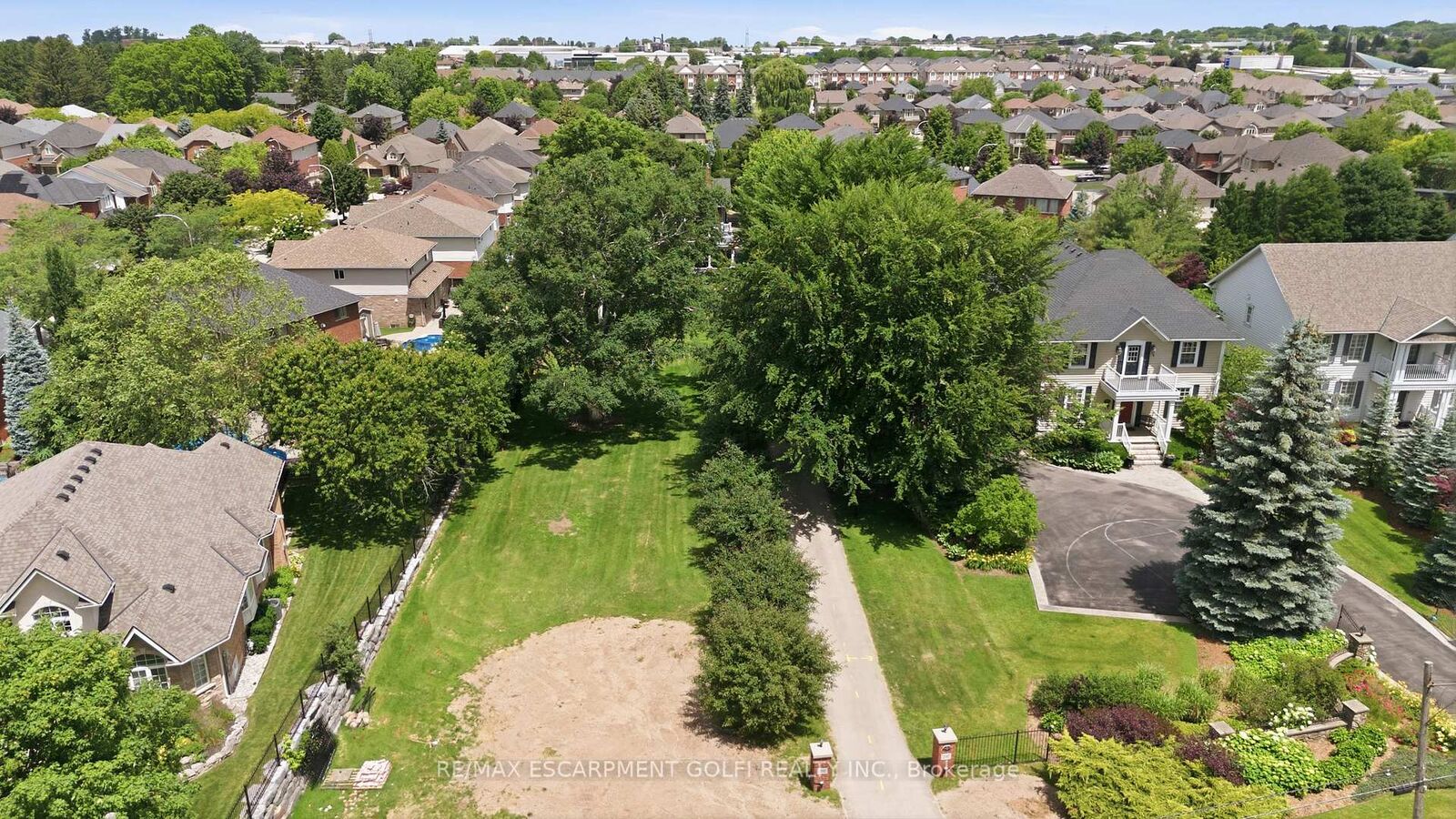 Property Photo:  292 Main Street W A  ON L3M 1S4 