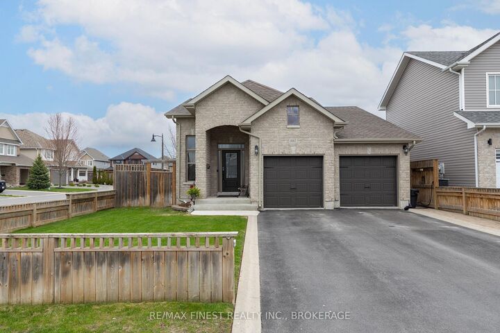Property Photo:  1667 Crimson Crescent  ON K7P 0H5 