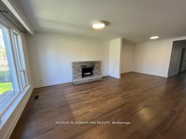 Property Photo: 293 Ellerslie Avenue ON M2R 1B6