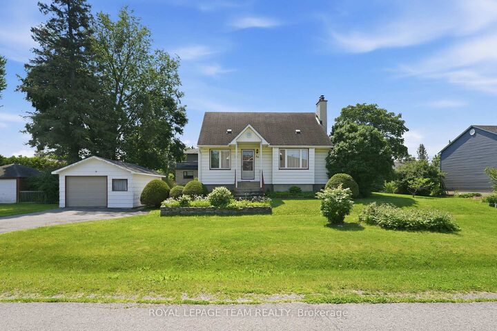 Property Photo: 84 Rita Avenue ON K2G 2H1