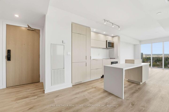 Property Photo: 370 Martha Street 1211 ON L7R 0G9