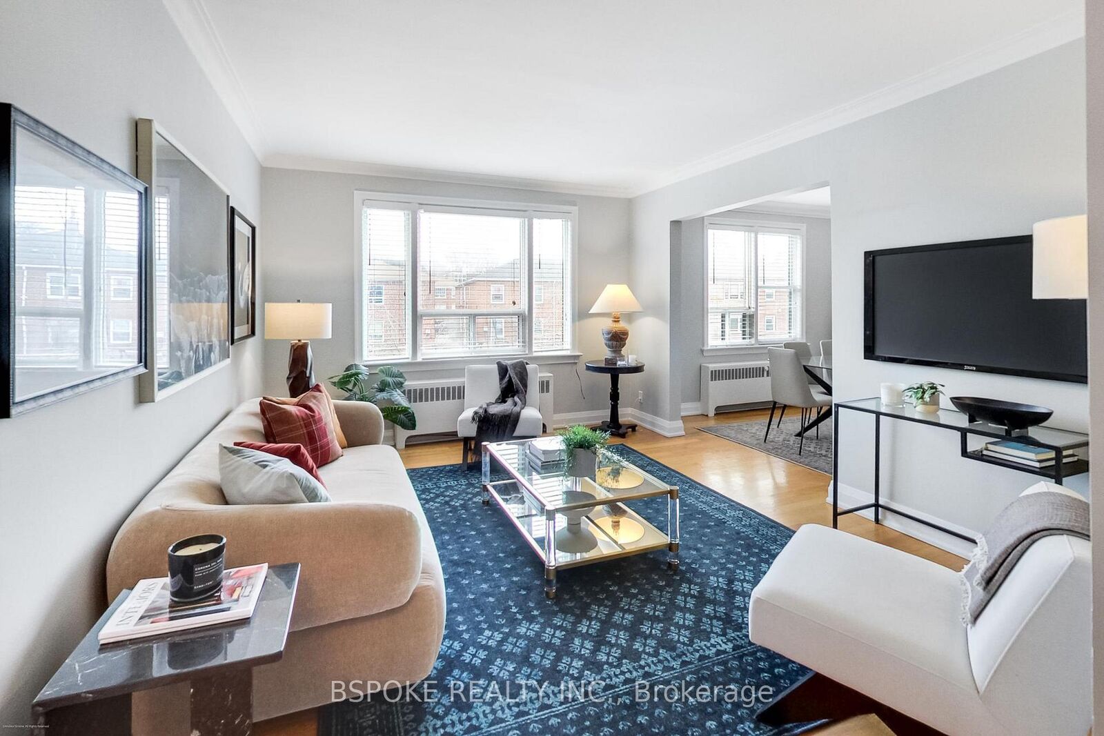 Property Photo: 7 Warwick Avenue 3 ON M6C 1T5