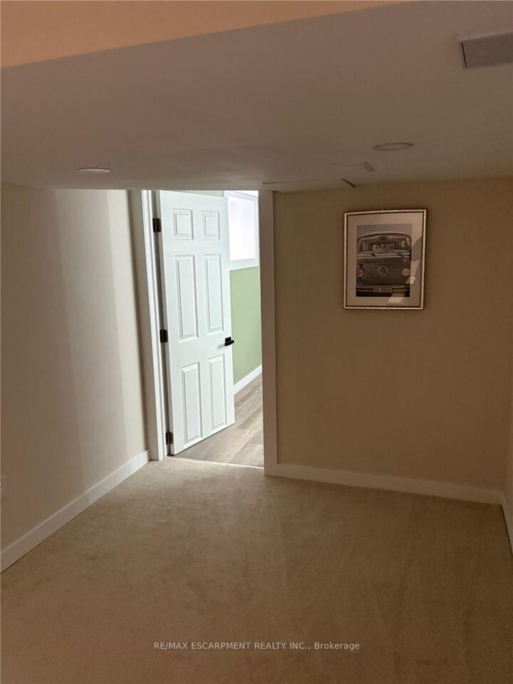 Property Photo: 30 Eastchester Avenue ON L2P 2V6