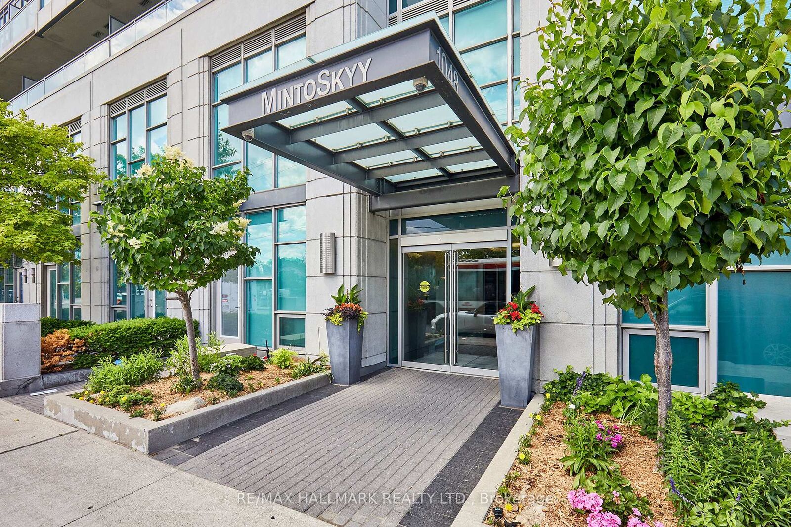 Property Photo: 1048 Broadview Avenue 1804 ON M4K 2B8