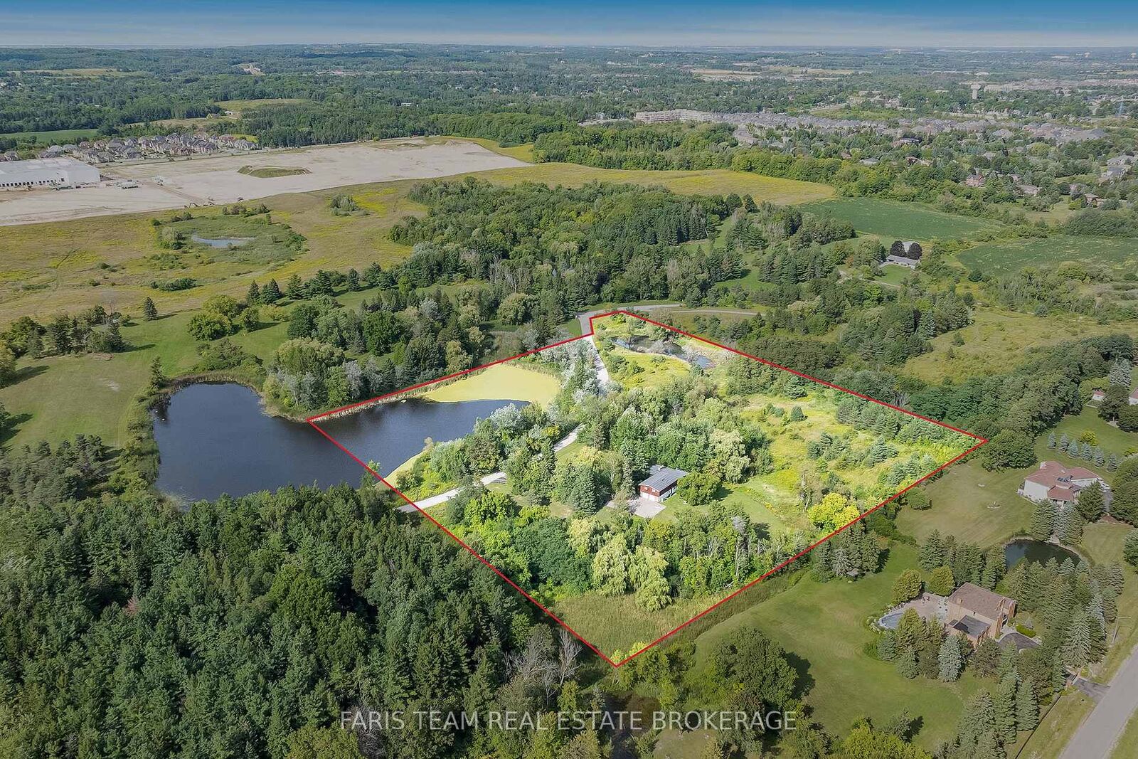 Property Photo: 175 South Summit Farm Road ON L7B 1J8
