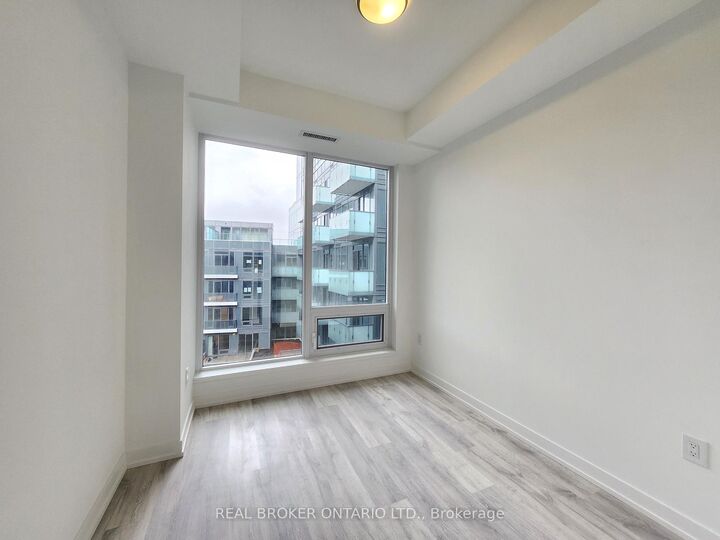 Property Photo:  8 Olympic Garden Drive S622  ON M2M 4E7 