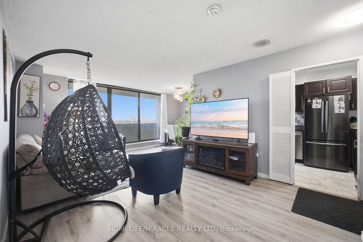 Property Photo: 301 Prudential Drive 701 ON M1P 4V3