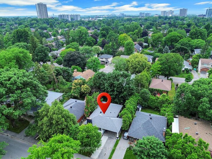 Property Photo: 668 Fraser Avenue ON K2A 2R8