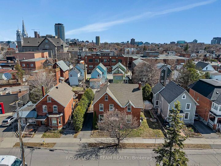 11 Sherbrooke Avenue — photo 1