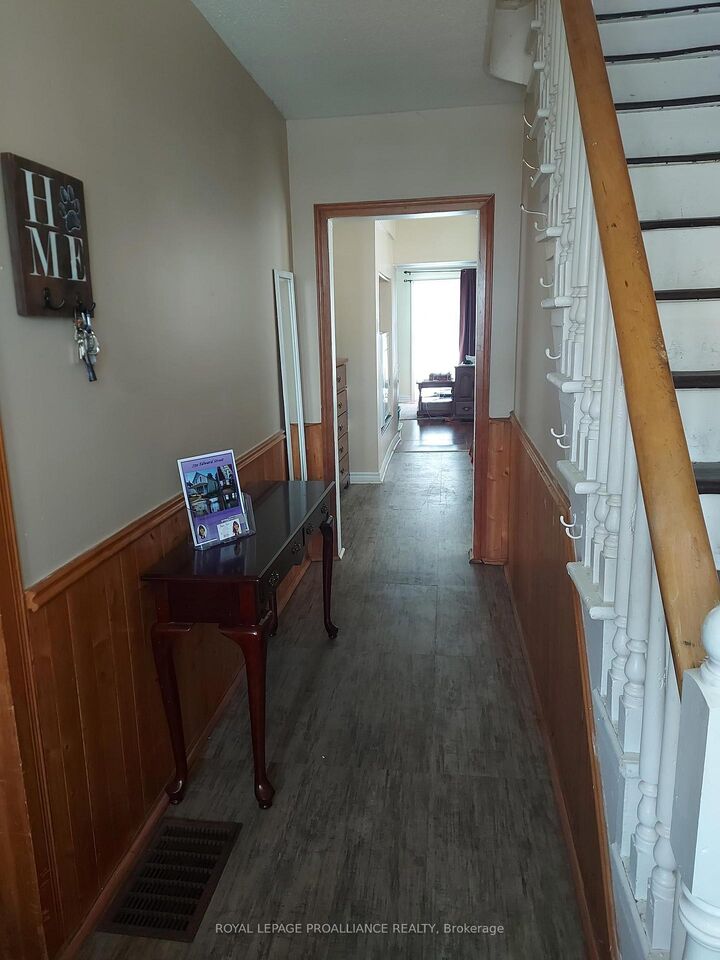Property Photo: 739 Edward Street ON K0E 1T0