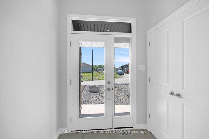 Property Photo:  749 Newstead Crescent  ON K2K 0M8 