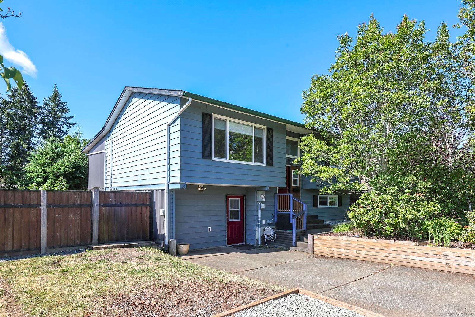 Property Photo:  2057 Hummingbird Pl  BC V9M 2A2 
