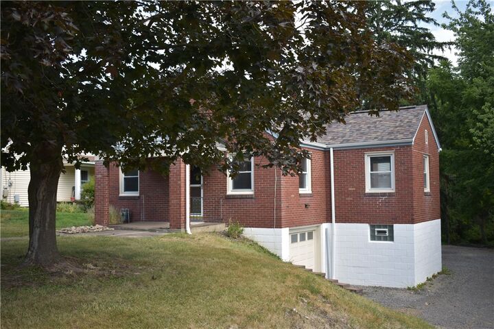 Property Photo: 905 Burchfield Rd PA 15101