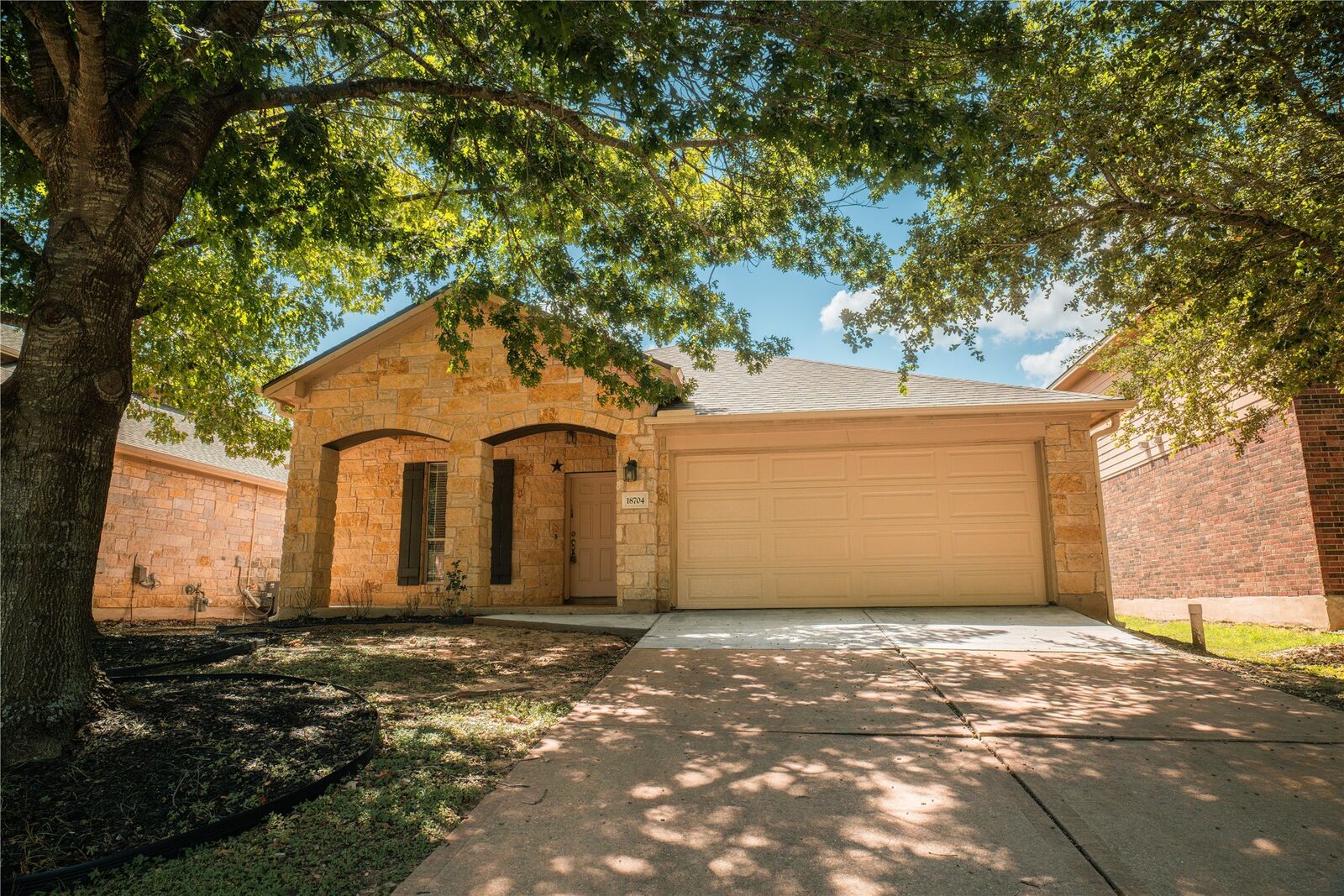Property Photo: 18704 Dry Pond Drive TX 78660