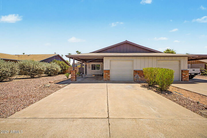 Property Photo:  2033 S Las Palmas --  AZ 85202 