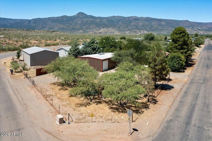 Property Photo: 3081 E Vernon Avenue AZ 86322