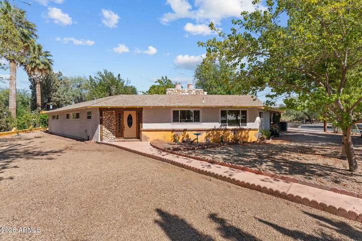 Property Photo: 294 S Jefferson Street AZ 85390