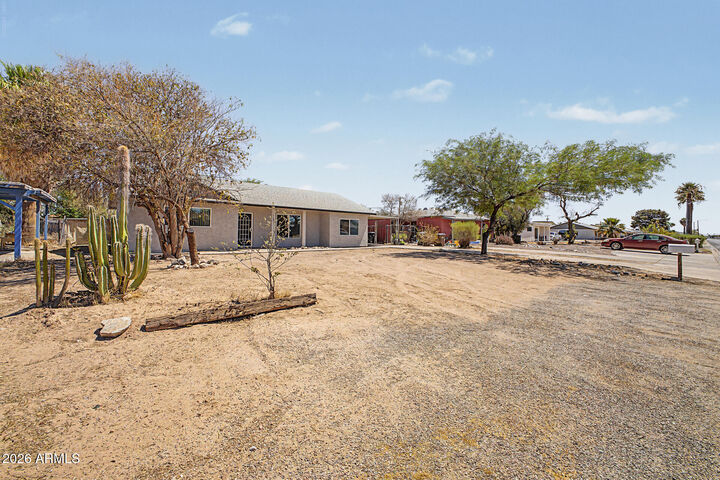 Property Photo: 828 W Central Avenue AZ 85128