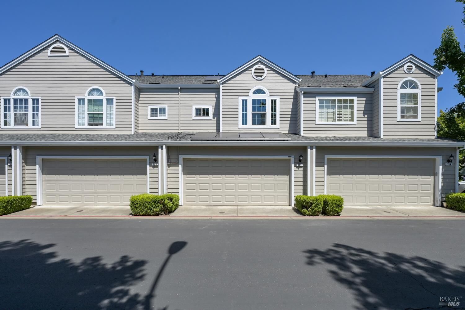 Property Photo:  718 W Jasmine Circle  CA 95407 