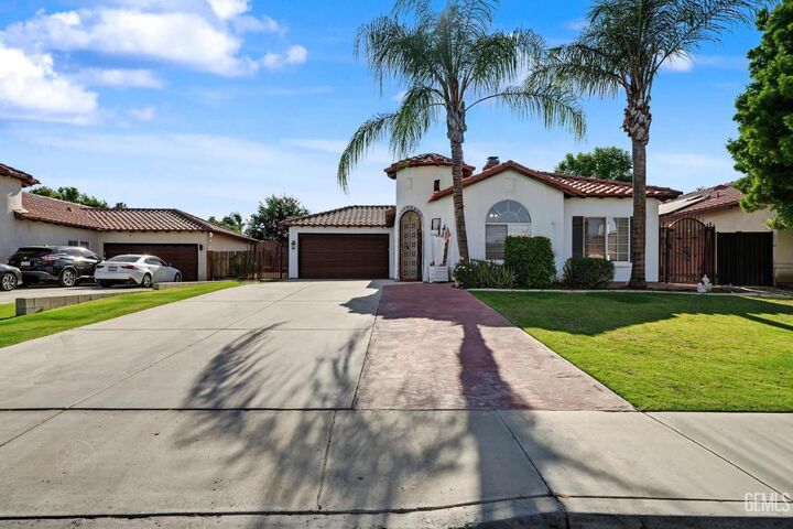 Property Photo: 231 Solecita Way CA 93314