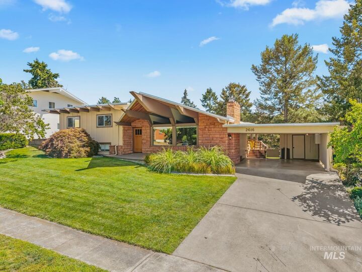 Property Photo:  2616 Sunset Drive  ID 83501 
