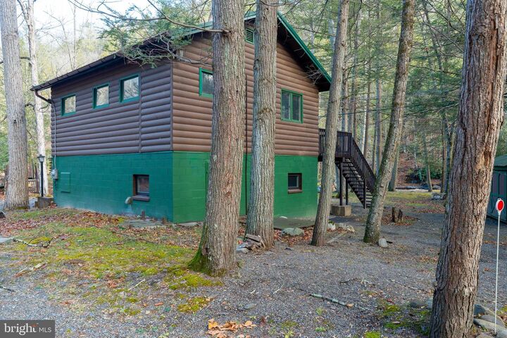 Property Photo:  2138 Bridge Side Drive  PA 18302 
