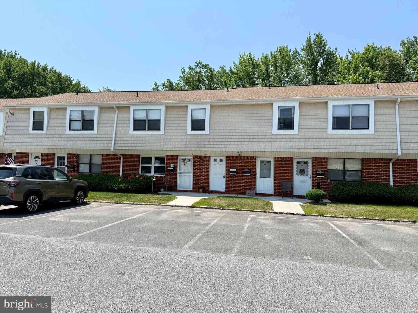 Property Photo: 909 Silver Court NJ 08690