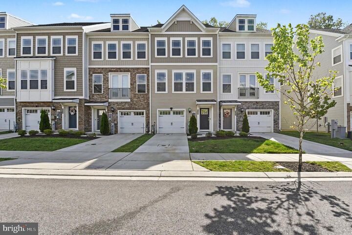 Property Photo: 238 Waterstone Rd MD 21221