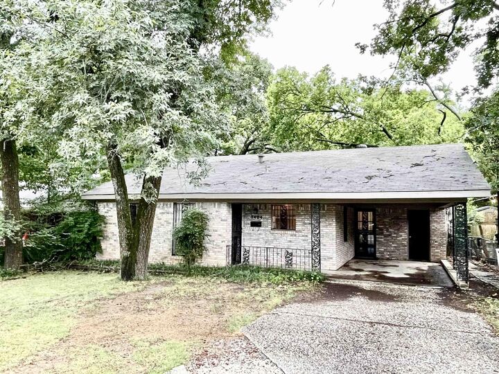 Property Photo: 7404 Indiana Avenue AR 72207-5020