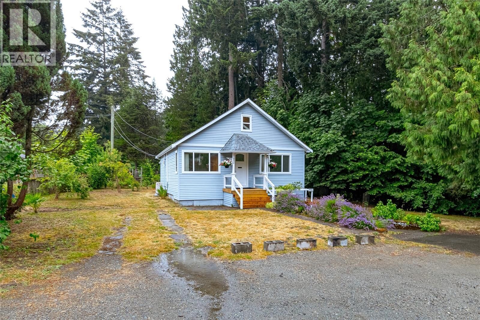 Property Photo: 5934 Highland Avenue BC V9L 1L6