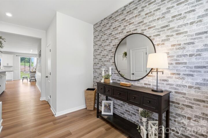 Property Photo: 2037 Howell Creek Way NC 28215