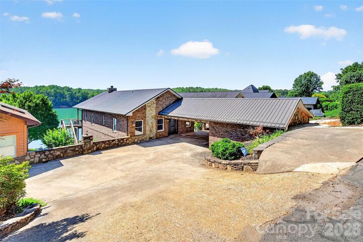 Property Photo: 831 Lake Club Drive NC 28761