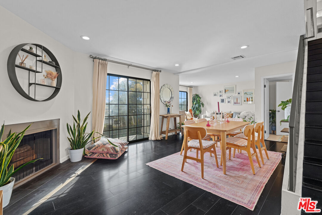 Property Photo:  1020 Ocean Park Blvd  CA 90405 
