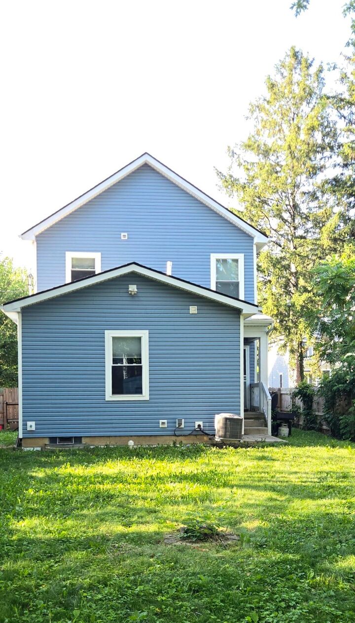 Property Photo:  1549 Briarwood Avenue  OH 43211 