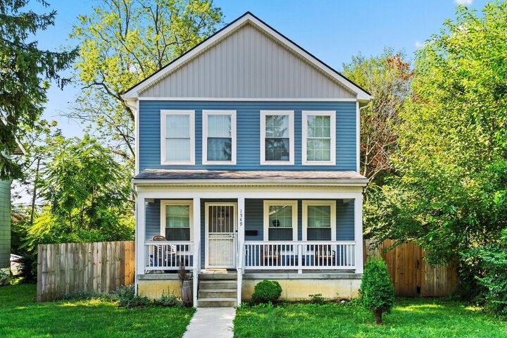 Property Photo: 1549 Briarwood Avenue OH 43211