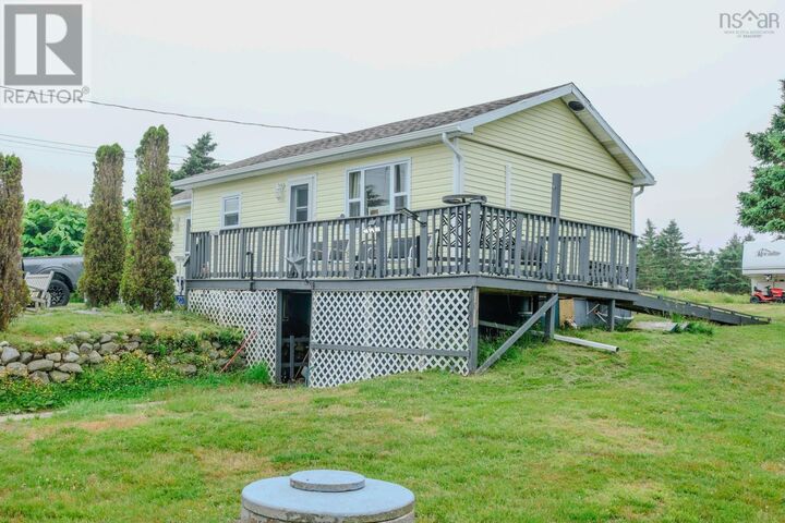 Property Photo:  60 Red Schoolhouse Lane  NS B0W 2P0 
