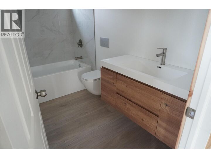 Property Photo: 905 13 Avenue South BC V0A 1H0