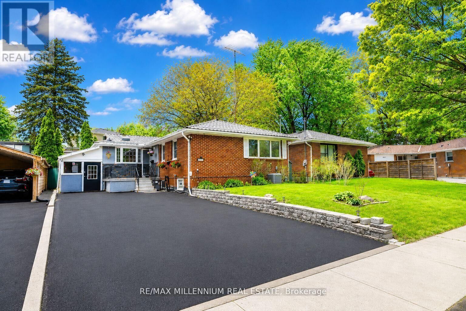 Property Photo:  271 Thistle Down Boulevard West  ON M9V 1K6 