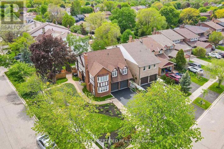Property Photo:  4174 Trellis Crescent  ON L5L 2M2 