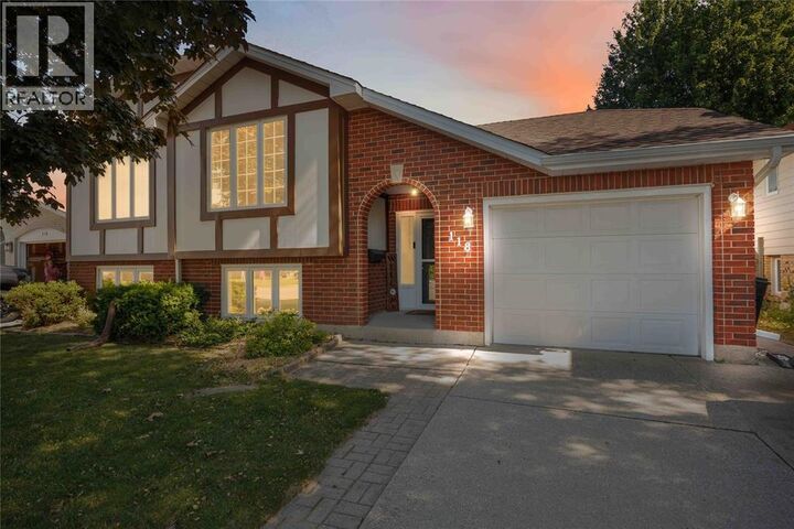Property Photo:  118 Finch Drive  ON N7S 5R9 