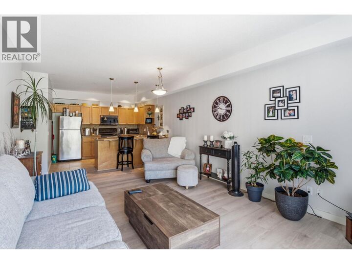 Photo de la propriété:  2120 Shannon Ridge Drive 214  BC V4T 2Z3 