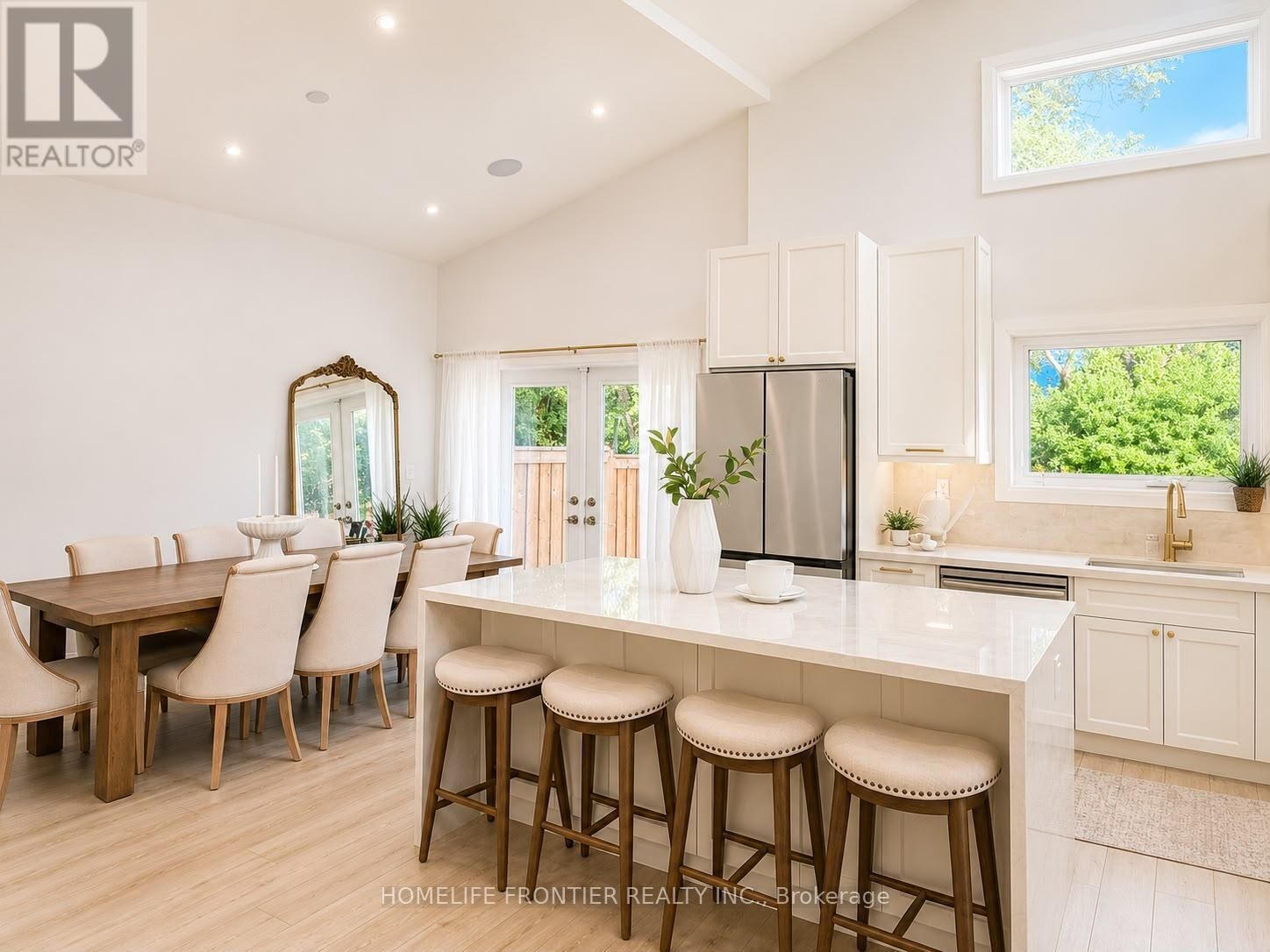 Property Photo:  2138 Truscott Drive  ON L5J 2A6 