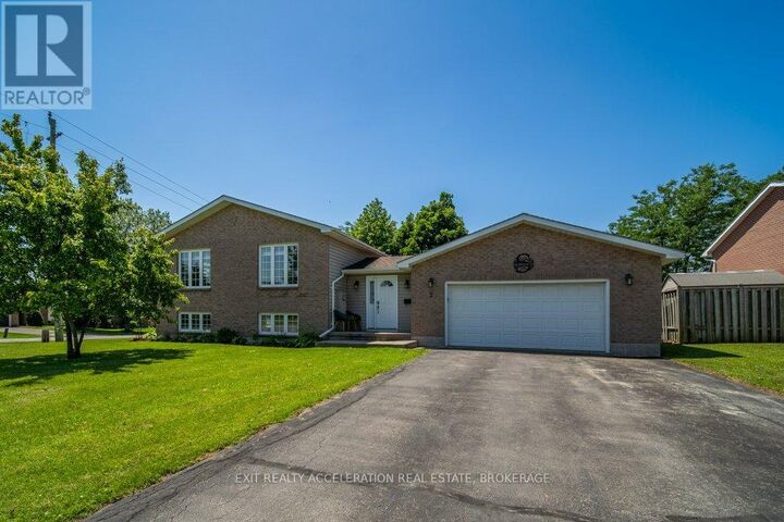 2 Angus Drive — photo 1